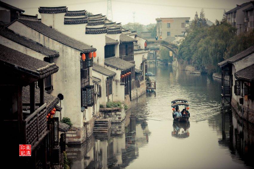 在城市“第二空间”的坚守，让乘客们感受“上海温度”……